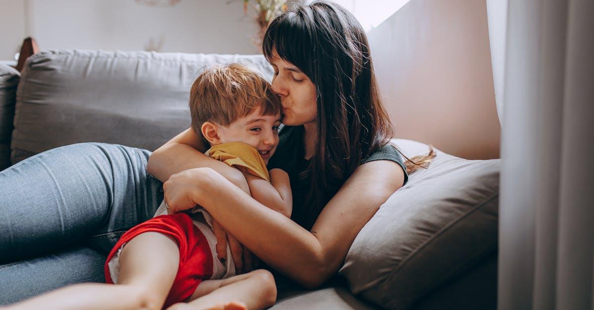 Metody zwiększania odporności psychicznej u mam po porodzie – jak odzyskać spokój i siłę na co dzień