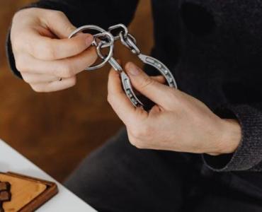 Zajęcia kreatywne rozwijające zdolności manualne i logiczne – pomysły, które pokochają dzieci i rodzice
